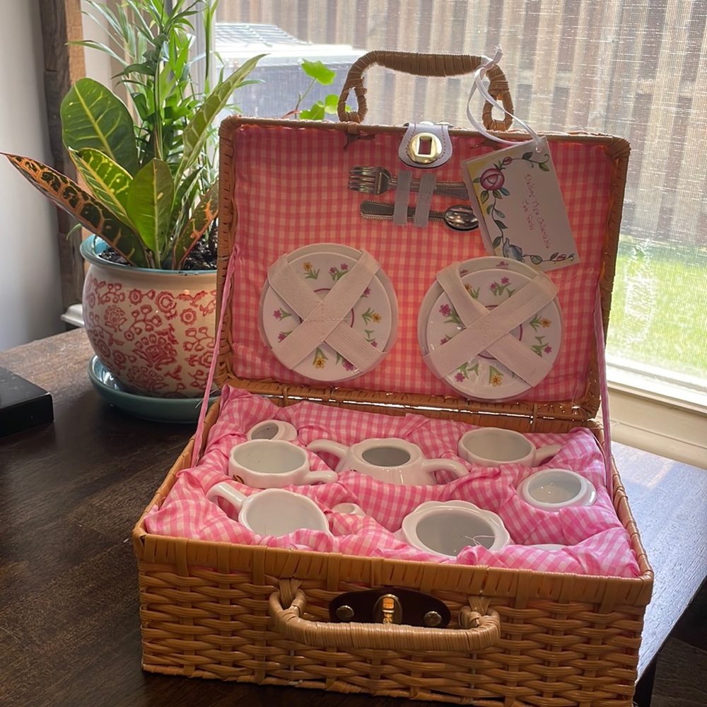 Kid’s Tea Set NWT